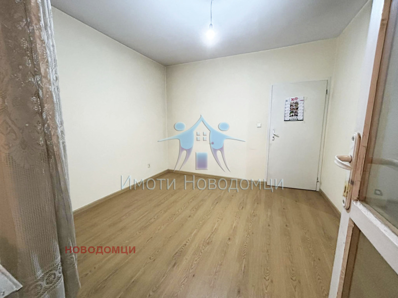 Продава 4-СТАЕН, гр. Шумен, Добруджански, снимка 2 - Апартаменти - 52662726