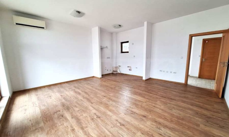 Продава  Къща, област Благоевград, гр. Разлог •  240 000 EUR • ID 93407140 — holmes.bg - [1] 