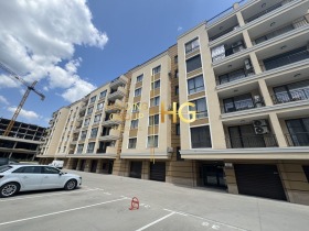 1 dormitor Vâzrajdane 1, Varna