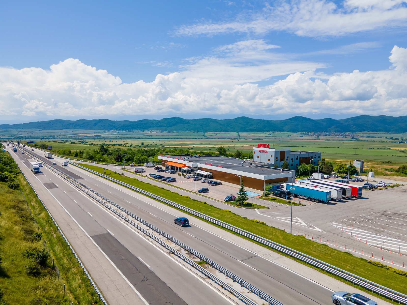 Продава БИЗНЕС ИМОТ, гр. София, 7-ми 11-ти километър