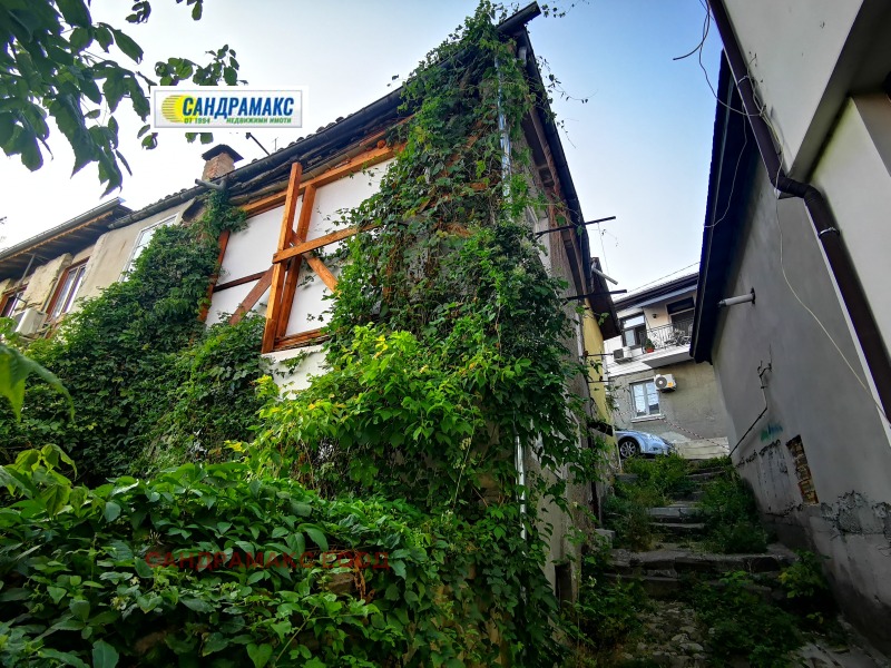 Продава КЪЩА в град Велико Търново, Център - 145 кв.м / 75 000 € » 146 687.25 лв., САНДРАМАКС ЕООД