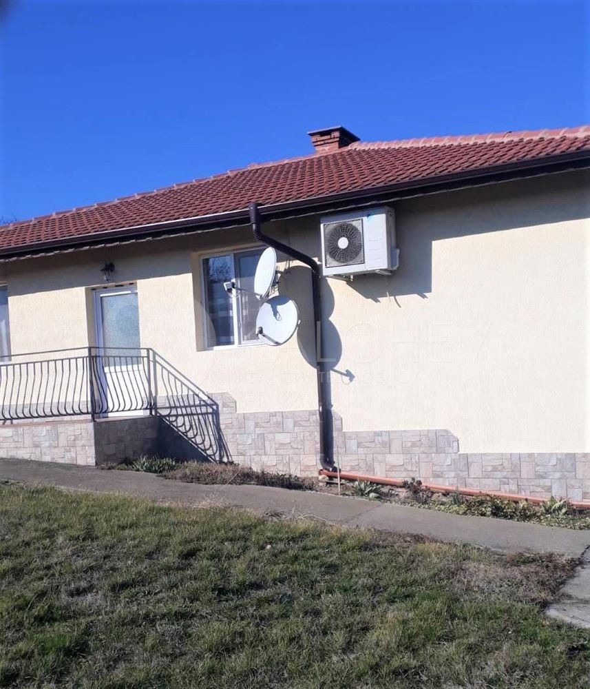 Продава КЪЩА, с. Горен чифлик, област Варна, снимка 14 - Къщи - 53688771