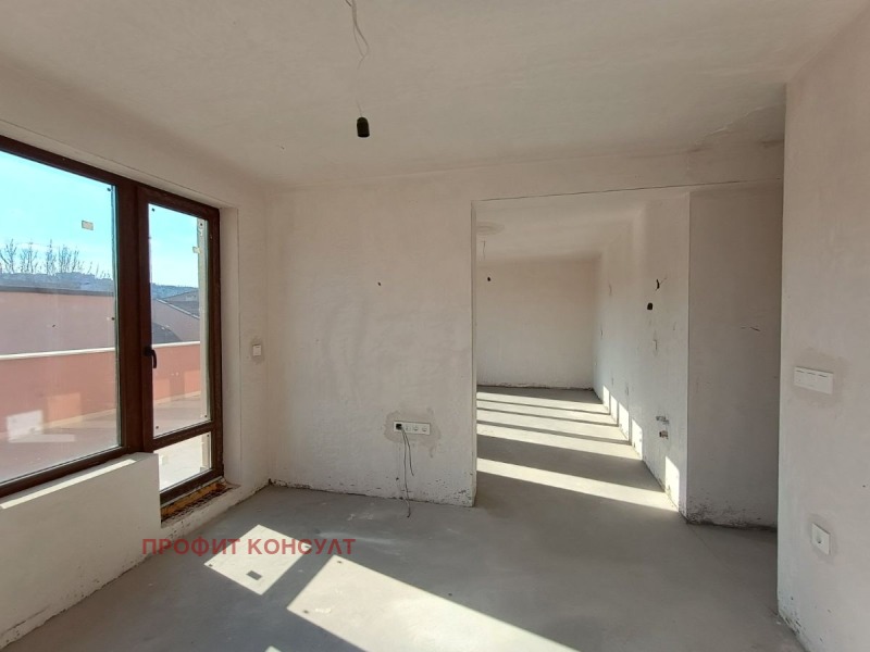 Продава 3-СТАЕН, гр. Велико Търново, Бузлуджа, снимка 3 - Апартаменти - 52626070