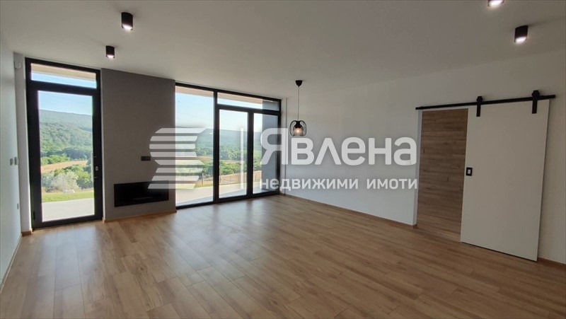 Продава КЪЩА, с. Църква, област Добрич