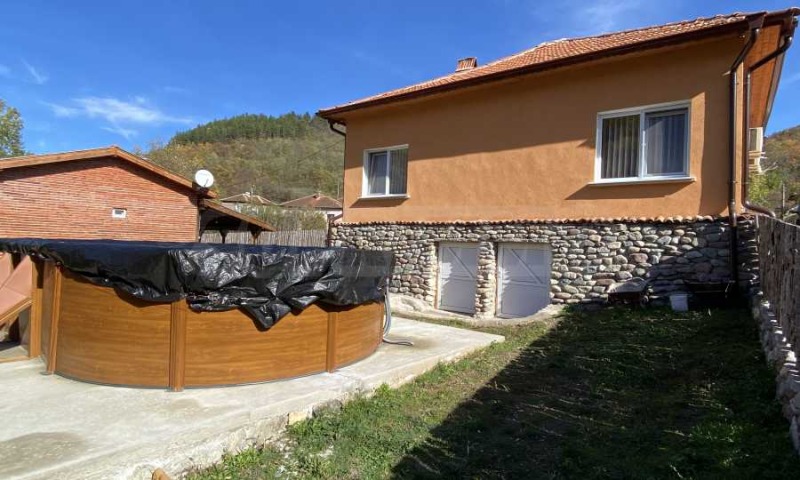 Продава КЪЩА в област Видин, с. Чифлик - 120 кв.м / 120 000 € » 234 699.60 лв., СУПРИММО ОФИСИ В СТРАНАТА