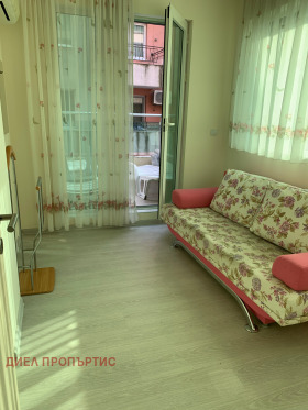 2 bedroom Pomorie, region Burgas 8