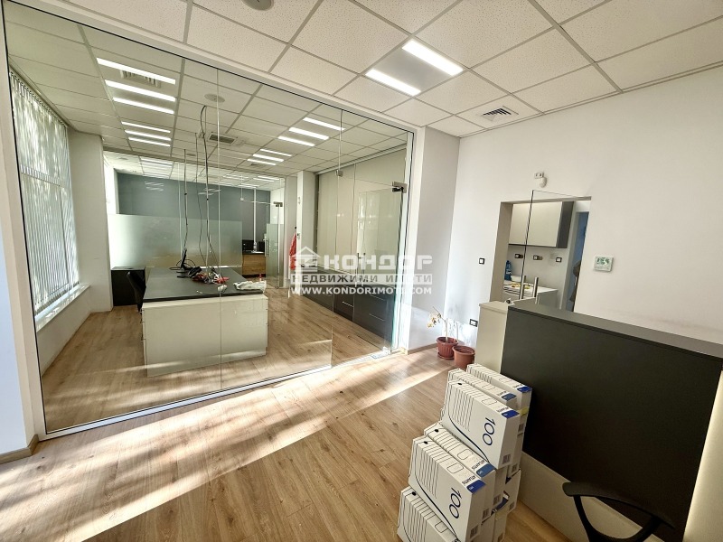 Продава ОФИС, град Пловдив, Въстанически • 226600 € / 443191.08 лв. • 86400685 1