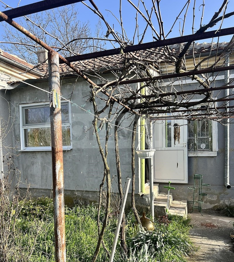 Продава КЪЩА в област Добрич, с. Миладиновци - 100 кв.м / 35 000 € » 68 454.05 лв., ТОПИММО