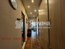 3-стаен град Варна, Център 11