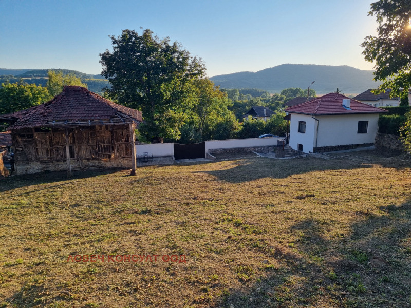 Продава КЪЩА, гр. Априлци, област Ловеч, снимка 2 - Къщи - 52519953