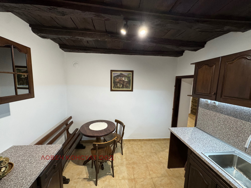 Продава КЪЩА, гр. Априлци, област Ловеч, снимка 12 - Къщи - 52519953