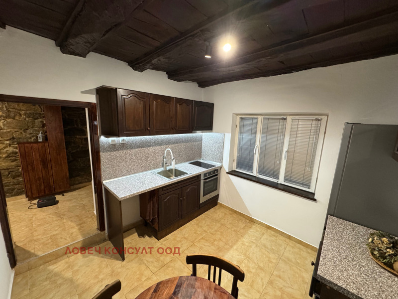 Продава КЪЩА, гр. Априлци, област Ловеч, снимка 11 - Къщи - 52519953