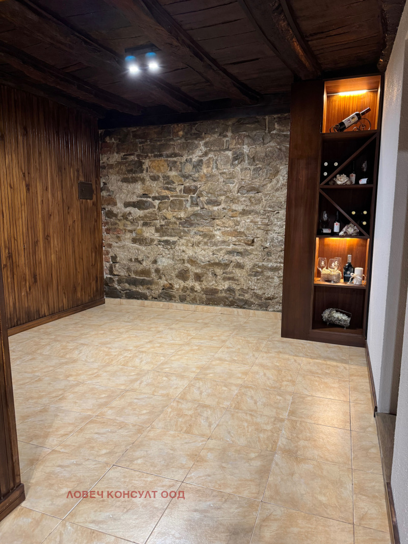 Продава КЪЩА, гр. Априлци, област Ловеч, снимка 13 - Къщи - 52519953