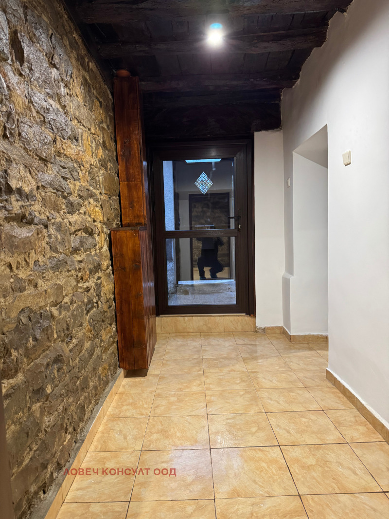 Продава КЪЩА, гр. Априлци, област Ловеч, снимка 16 - Къщи - 52519953