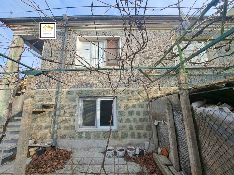 Продава КЪЩА, гр. Айтос, област Бургас, снимка 3 - Къщи - 48902787