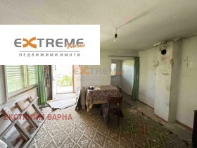 Casa m-t Boroveț - iug, Varna 6
