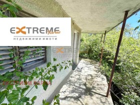 Casa m-t Boroveț - iug, Varna 3