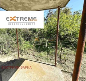 Casa m-t Boroveț - iug, Varna 8