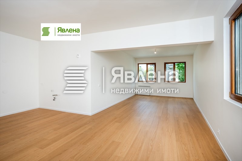 Продава 3-СТАЕН, гр. София, Център, снимка 2 - Апартаменти - 54558639