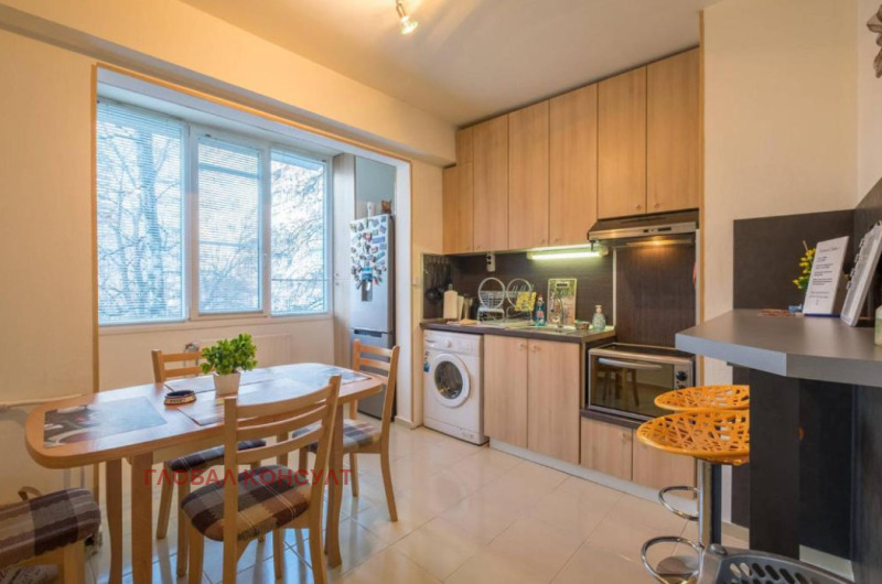 Продава 3-СТАЕН, гр. София, Център, снимка 3 - Апартаменти - 52392425