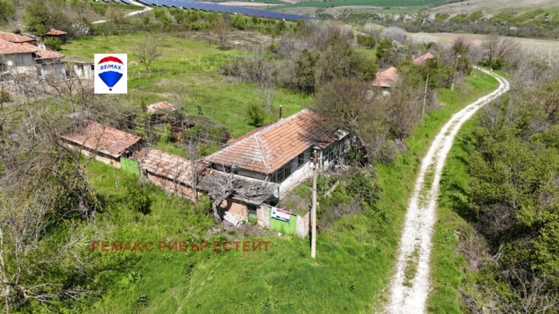 Продава КЪЩА в област Русе, с. Джулюница - 80 кв.м / 8 900 € » 17 406.89 лв., РЕМАКС РИВЪР ЕСТЕЙТ