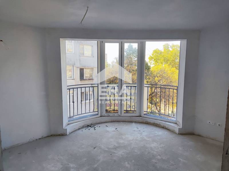 Продава  3-стаен град Ямбол , Център , 104 кв.м | 52045927 - изображение [3]