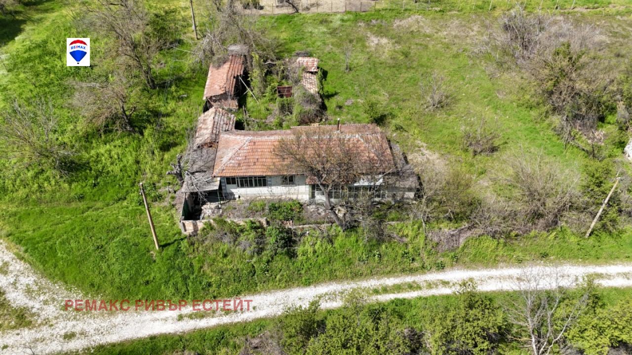 Продава КЪЩА, с. Джулюница, област Русе, снимка 2 - Къщи - 54227714