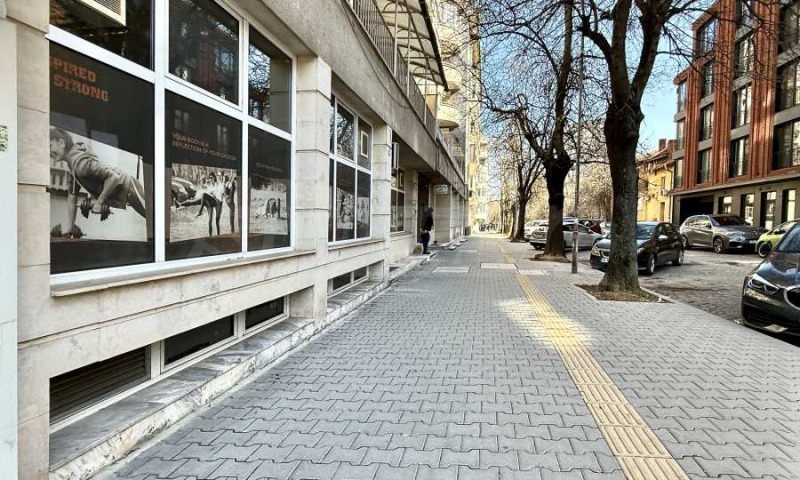 Продава МАГАЗИН в град София, Стрелбище - 280 кв.м / 700 000 € » 1 369 081.00 лв., СУПРИММО - ГЛАВЕН ОФИС
