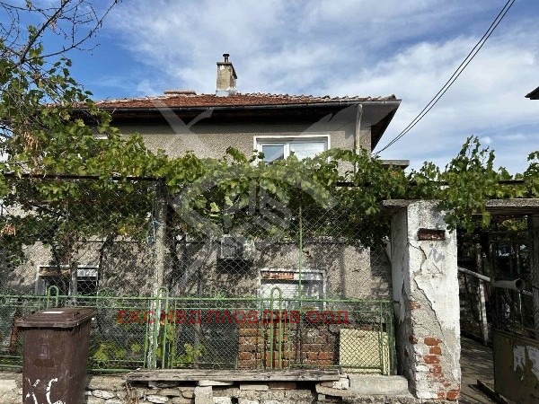 Продава КЪЩА, с. Първенец, област Пловдив