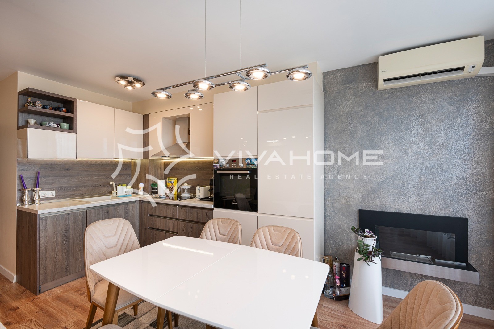 Продава МЕЗОНЕТ, гр. Варна, Бриз, снимка 2 - Апартаменти - 52611064