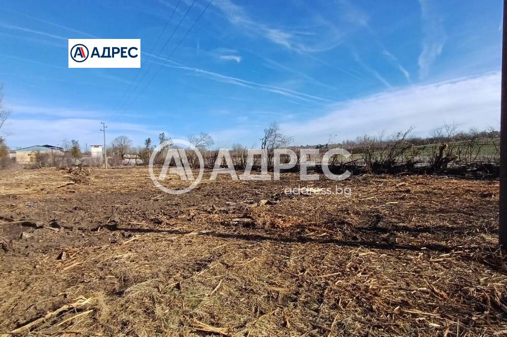 Продава ПАРЦЕЛ, с. Червенци, област Варна