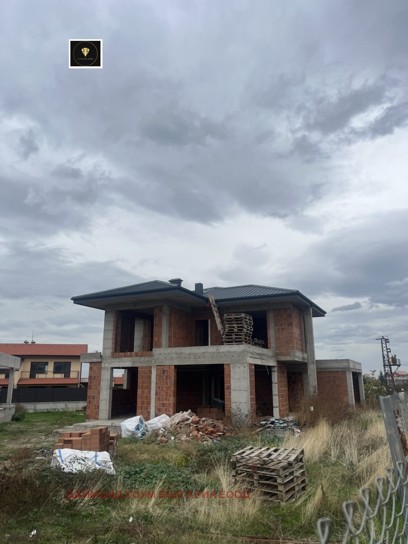 Продава КЪЩА, област Пловдив, с. Първенец • 290000 € / 567190.70 лв. • 36930414 1