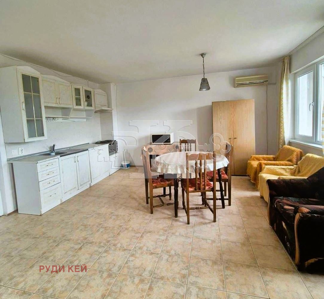 Продава 3-СТАЕН, гр. Варна, Окръжна болница-Генерали, снимка 3 - Апартаменти - 54277386