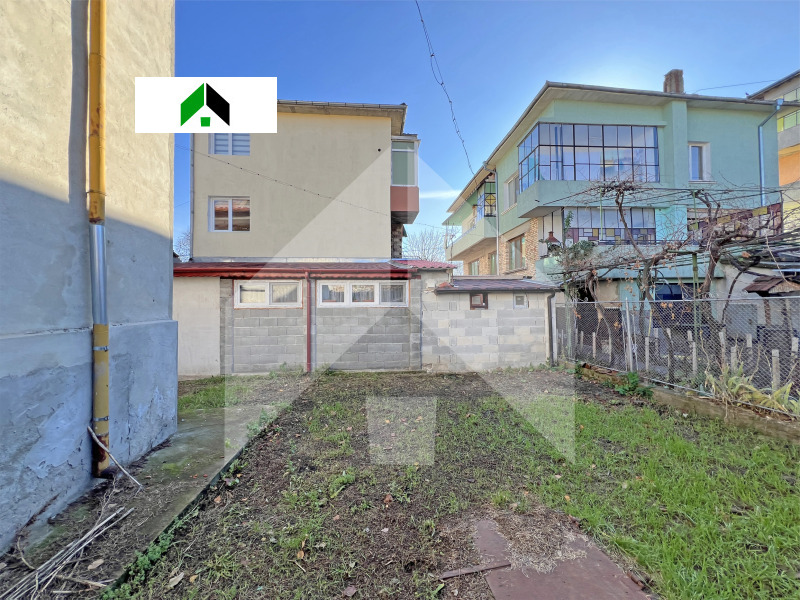 Продава КЪЩА, гр. Нови пазар, област Шумен, снимка 14 - Къщи - 48180023