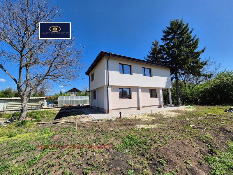 Продава  Къща, област София, с. Петърч •  265 000 EUR • ID 91615832 — holmes.bg - [1] 
