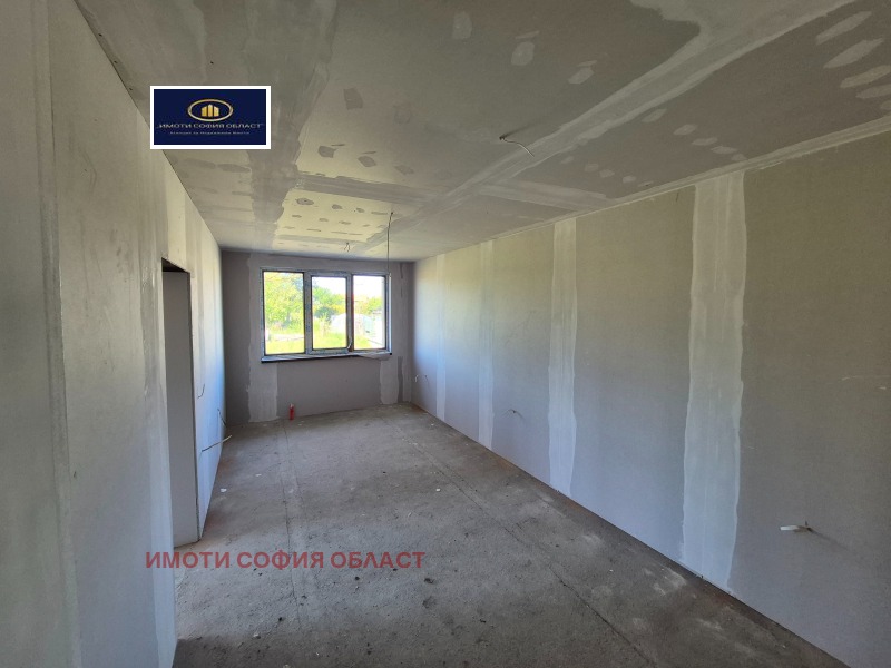 À venda  Casa região Sófia , Petartch , 168 m² | 94688510 - imagem [8]