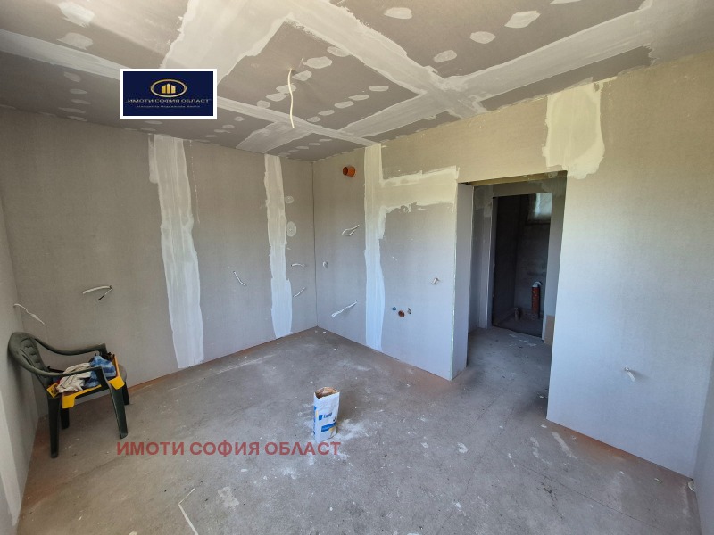 À venda  Casa região Sófia , Petartch , 168 m² | 94688510 - imagem [10]