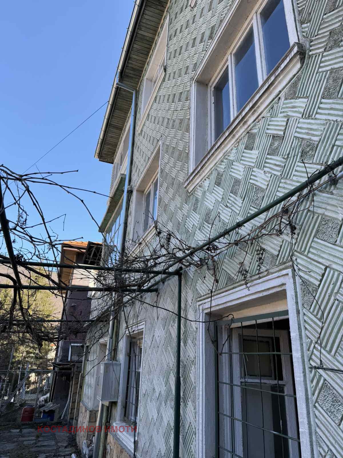 Продава КЪЩА, с. Нареченски бани, област Пловдив, снимка 2 - Къщи - 53646072