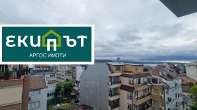 3-стаен град Варна, Погреби 1