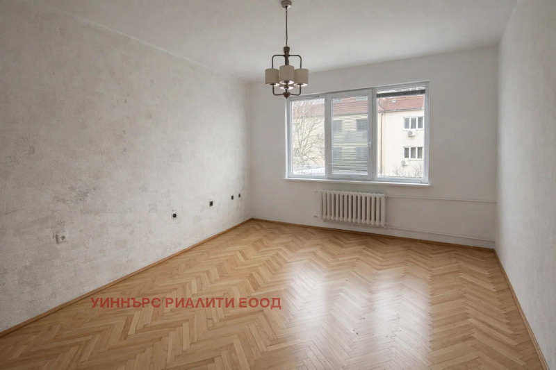 Продава 2-СТАЕН, гр. София, Център