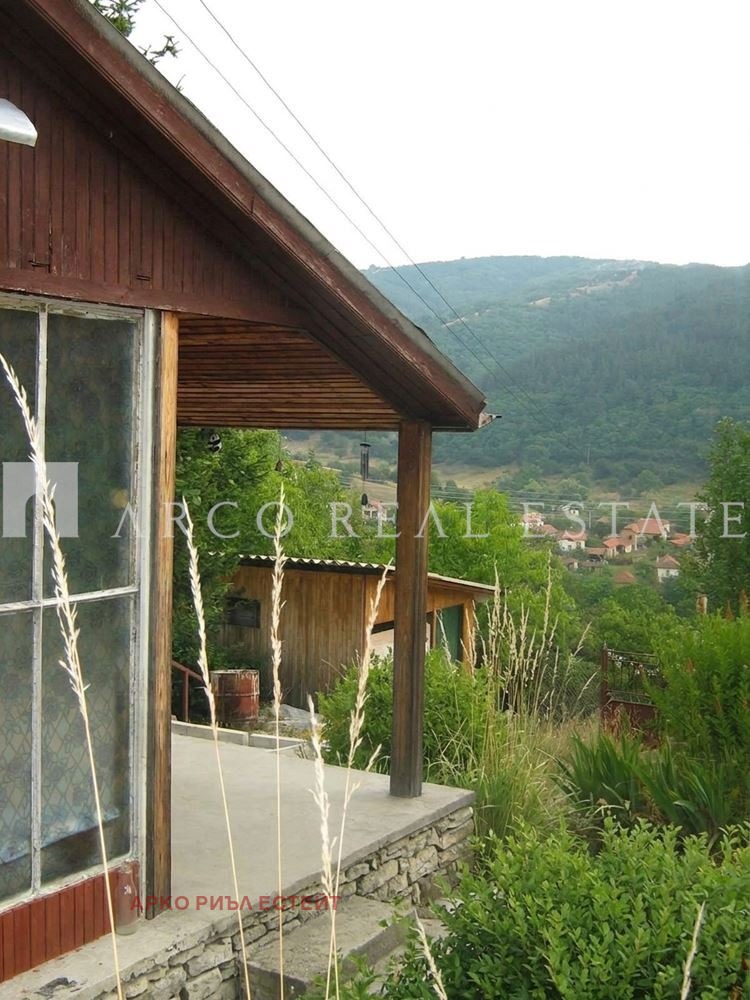 Продава ВИЛА, с. Банище, област Перник, снимка 12 - Вили - 56212945
