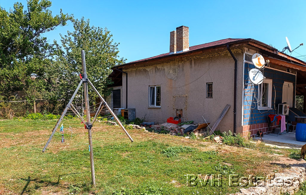 Продава КЪЩА, с. Белгун, област Добрич, снимка 15 - Къщи - 55931966