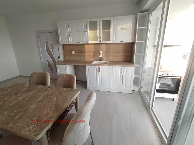 Продава 2-СТАЕН в град Шумен, Тракия - 63 кв.м / 103 000 € » 201 450.49 лв., СЛЪНЧЕВ ДОМ ДАЛЕ