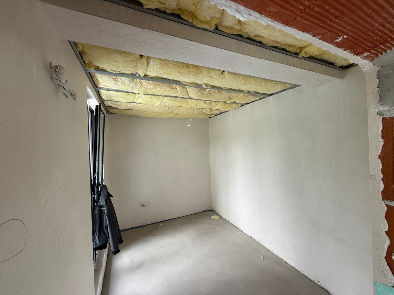 De vânzare  1 dormitor Pernic , Țentâr , 98 mp | 85956589 - imagine [13]