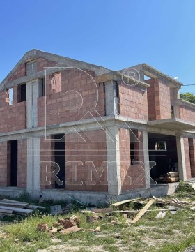 Продажба на имоти в с. Скутаре, област Пловдив — страница 2 - изображение 20 