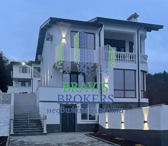 Till salu  Hus region Dobrich , Obrotjistje , 300 kvm | 37212827 - bild [2]