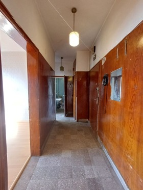 1 quarto Moderno predgradie, Sofia 1