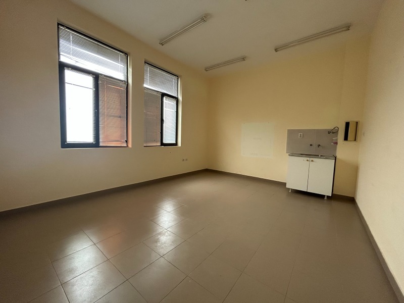 À vendre  Bureau Plovdiv , Vastanitcheski , 67 m² | 11866894