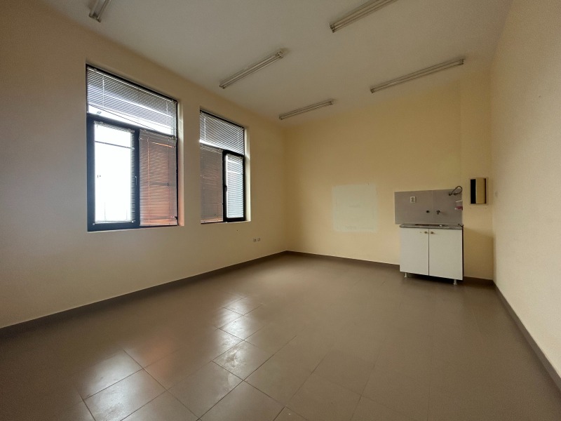 In vendita  Ufficio Plovdiv , Vastanicheski , 67 mq | 11866894 - Immagine [3]