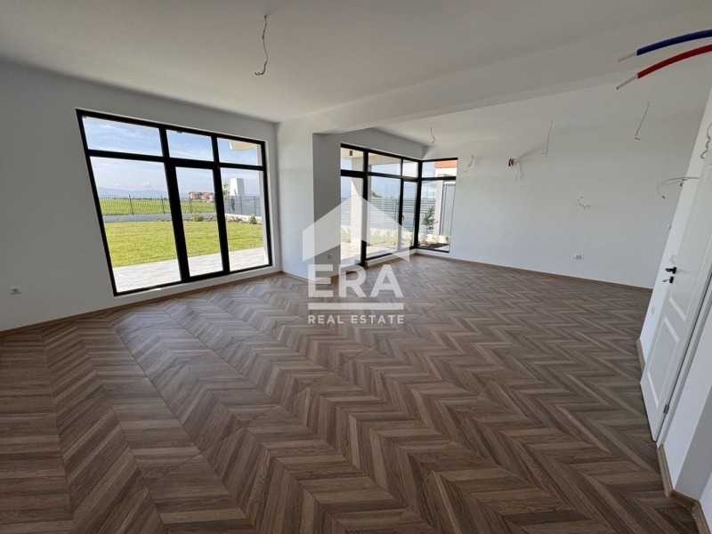 Продава КЪЩА, гр. Бургас, Сарафово, снимка 8 - Къщи - 55116003